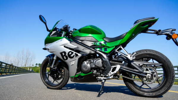 對新手很友好並不意味著平庸—貝納利龍捲風252R評測