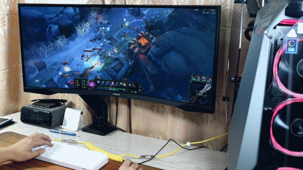 這鍵盤玩上就不想鬆手，平民好價，軸體熱插拔，還有RGB