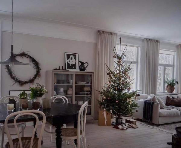 一對夫婦與兩個女兒生活的瑞典小屋，漂亮又溫馨，純樸趣味很親近