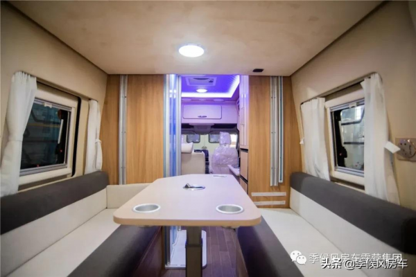 大通V90B型 | 商務輕奢 VS 電動吊床，就拼硬實力