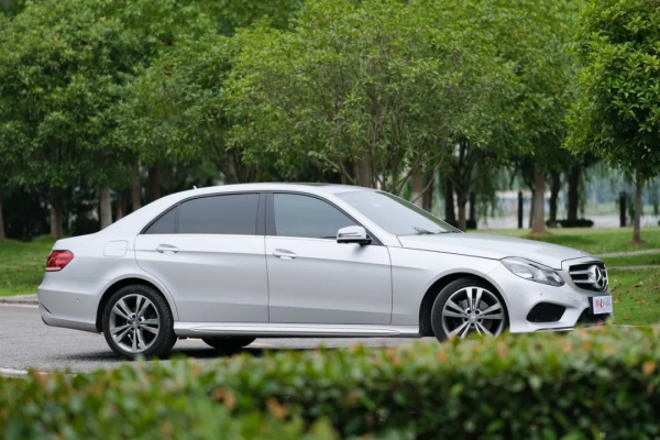 賓士 E260L:C級的價格、E級的品質、“S”級的前任 賓士 E260L:C級的價格、E級的品質、“S”級的前任