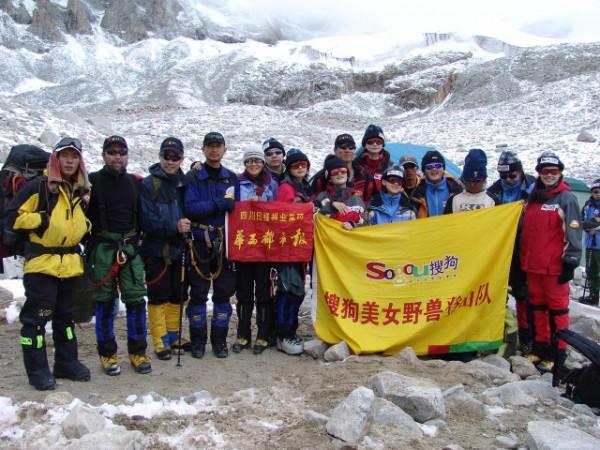 從唱歌被騙錢,到半個娛樂圈給他配戲,大鵬背後究竟有什麼人? 從唱歌被騙錢,到半個娛樂圈給他配戲,大鵬背後究竟有什麼人?