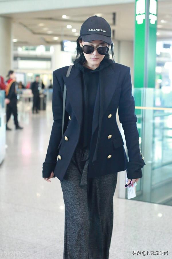 張馨予穿出了西裝的高階氣質來了，比起裙裝休閒時尚，更適合制服