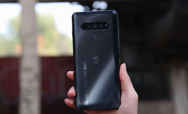 公認好音質手機！追劇黨別錯過，今年推出的這4款對稱雙喇叭手機