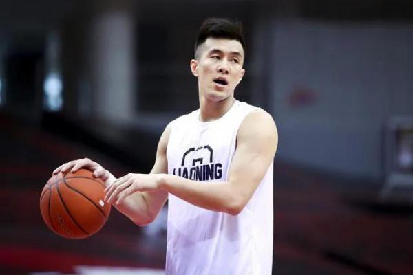 國內籃球界能鬧多少笑話,恰恰就說明了國內籃球有多不成熟 國內籃球界能鬧多少笑話,恰恰就說明了國內籃球有多不成熟