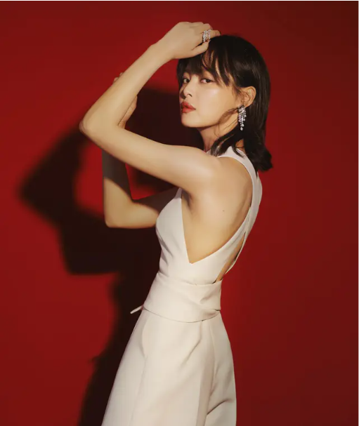 滿臉傲氣的辛芷蕾，美從何而來？什麼樣的穿搭才是她最美的樣子？