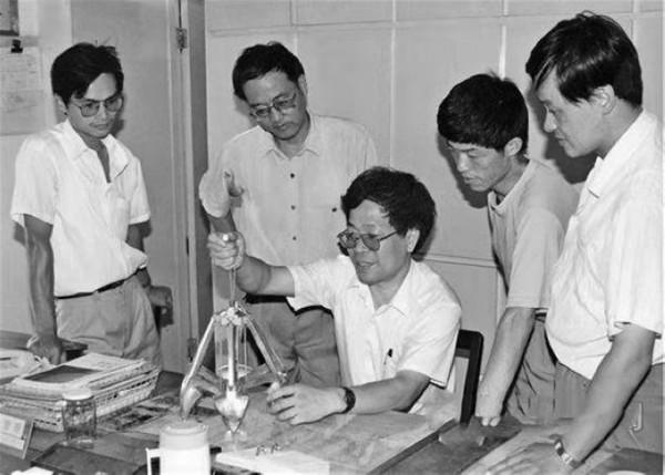 毛主席時代的領導幹部:以骨子裡的信念忠誠,一腔熱血為黨工作 毛主席時代的領導幹部:以骨子裡的信念忠誠,一腔熱血為黨工作