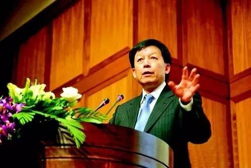 餘秋雨到底水平如何？易中天評價很犀利，但不及金庸風趣幽默