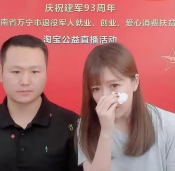 被“一腳”踢斷星途的唐笑，十四年後澄清是誤會，她真的冤嗎？