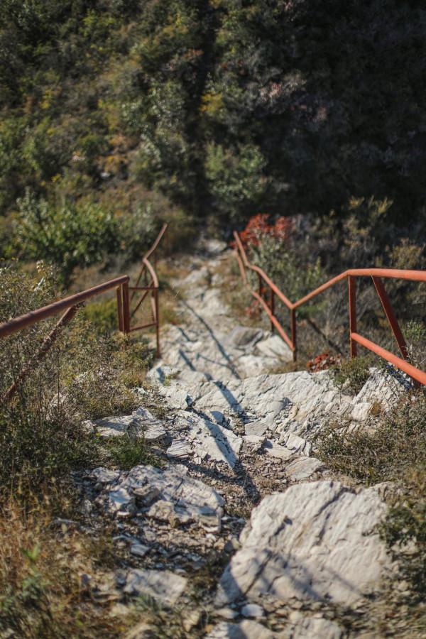北京徒步登山:人少且免費的爬山步道,房山石花洞鳥語林風景區 北京徒步登山:人少且免費的爬山步道,房山石花洞鳥語林風景區