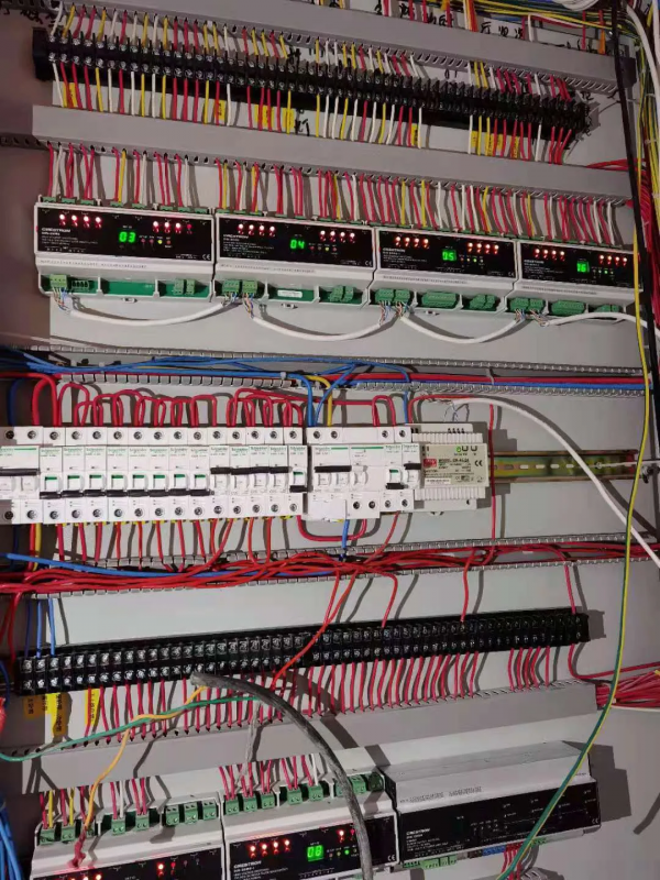 震撼!改造奇葩戶型老舊房,成功逆襲變“歐式殿堂” 震撼!改造奇葩戶型老舊房,成功逆襲變“歐式殿堂”