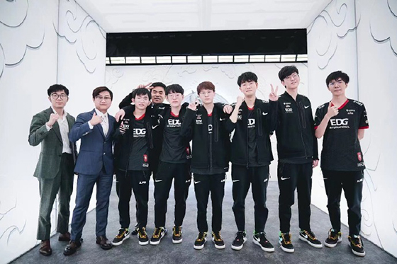 LOL：戎馬七載聖槍世無雙，EDG聖槍哥成LPL第一位國產S賽冠軍上單