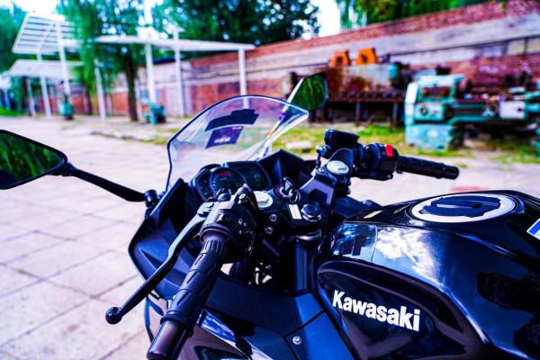 “價效比”這三個字就是川崎Ninja 400的忍道