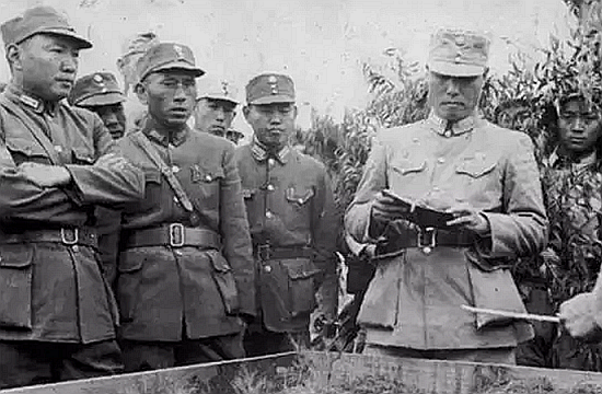 85年傅涯赴美公幹，回國前宋希濂強塞給她錢：代我給陳賡獻一束花