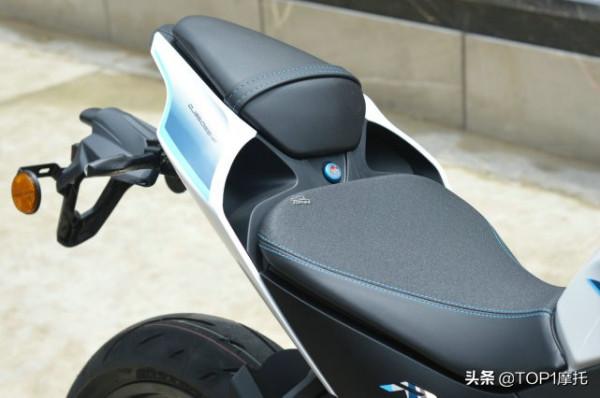 國產小排量雙缸跑車新標杆 QJMOTOR賽350雙碟版實拍 國產小排量雙缸跑車新標杆 QJMOTOR賽350雙碟版實拍