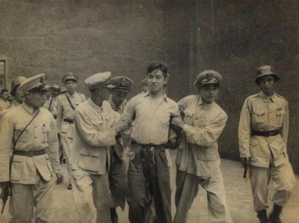 叛徒程斌害死楊靖宇，解放後潛伏在軍隊當官，因一場大雨暴露身份