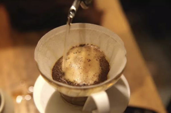 手衝咖啡和掛耳咖啡有什麼區別?深度粉層萃取分析 手衝咖啡和掛耳咖啡有什麼區別?深度粉層萃取分析