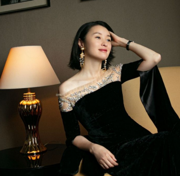 至今單身的8位大齡女星，最大57歲最小38歲，個個瀟灑又快樂