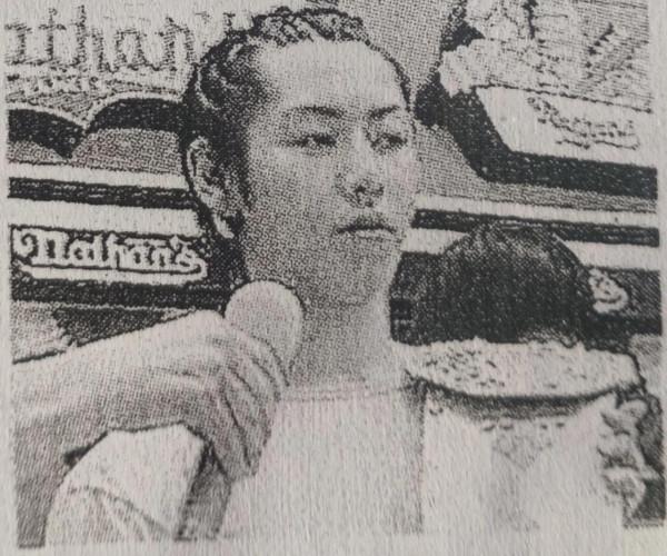 一日本小夥能吞下50個熱狗