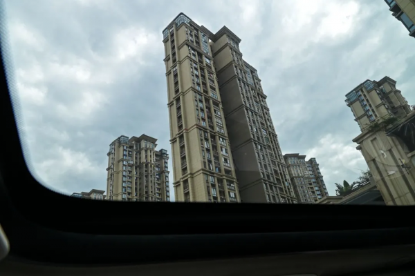 1.2萬公里準新MINI COOPER，顏值爆表，勁省6萬