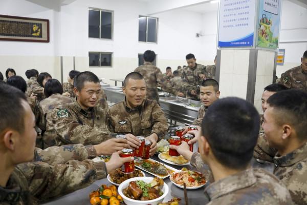 新兵下連，儀式感滿滿……