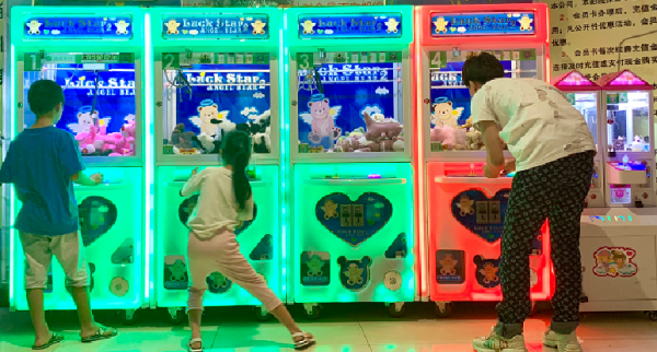 變形計暴躁農村女孩：被親媽拋棄，被城市哥哥當親妹妹，寵成公主