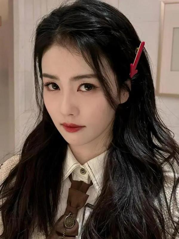 李沁和白鹿組圖