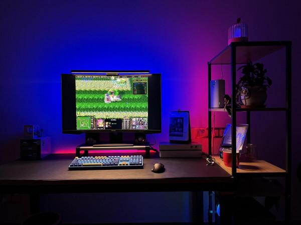 打造廉價平民桌面，沒有炫酷的雜物，留下簡單與實用