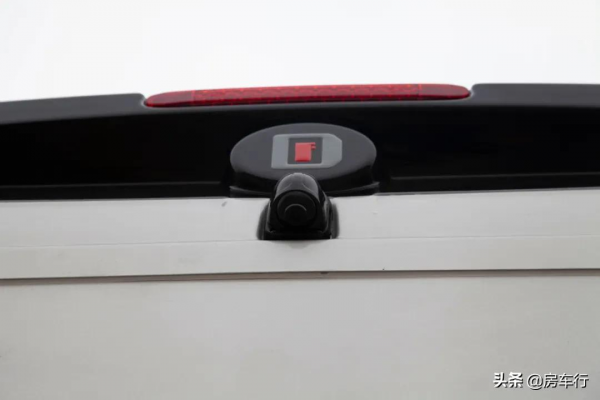 高顏值、高配置還帶乾溼分離衛浴間，高性價比的大馳T型房車來了