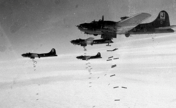 1953年,蘇聯兩架戰機擊落美國轟炸機,為何美國只能吃下啞巴虧 1953年,蘇聯兩架戰機擊落美國轟炸機,為何美國只能吃下啞巴虧