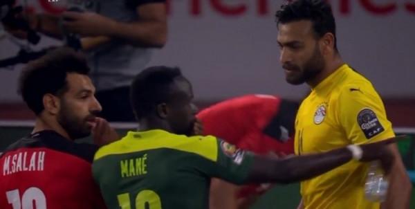 埃及門將：薩拉赫告訴我馬內會踢右邊，馬內對我說會踢左邊