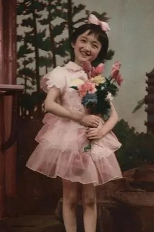 楊鈺瑩：從小失去父親，兩段感情，賴文峰傷她至深，51歲不婚不孕