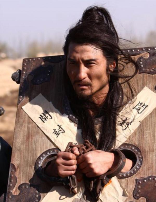 明明是親兄弟姐妹，卻一個爆紅一個落魄，都怪顏值、性格差距大？