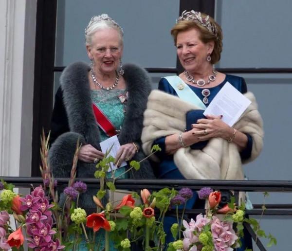 35歲希臘王子迎娶白富美,被廢流亡的王室,為啥全是“網紅名媛” 35歲希臘王子迎娶白富美,被廢流亡的王室,為啥全是“網紅名媛”