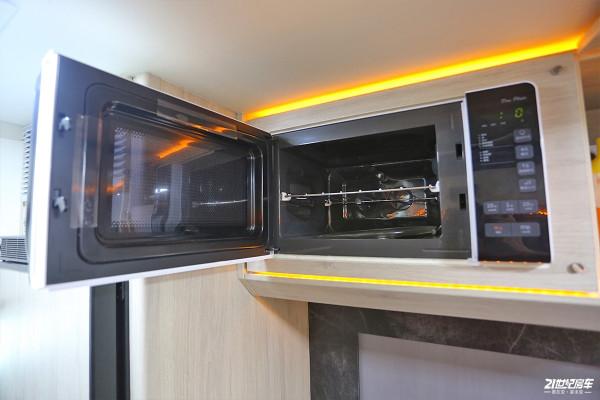 擁有德國MAN核心技術,6.9T+10AMT,藍牌C本,羅曼維爾德重卡房車 擁有德國MAN核心技術,6.9T+10AMT,藍牌C本,羅曼維爾德重卡房車