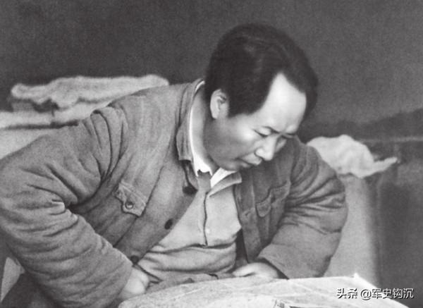 林聶凌晨1點發萬急電報，周恩來直接送毛主席，主席看後良久不語