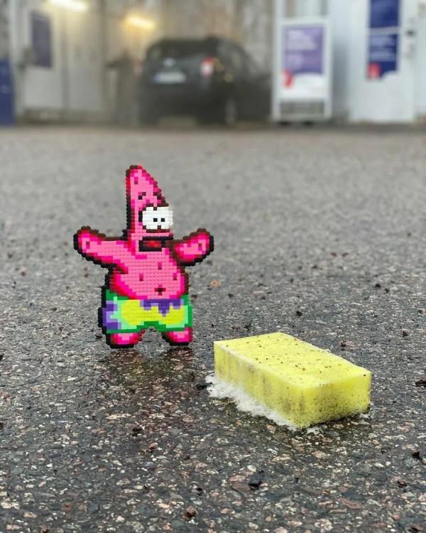 藝術家在大街上“搞事情”，獨特的​畫素藝術驚豔路人​：太有趣