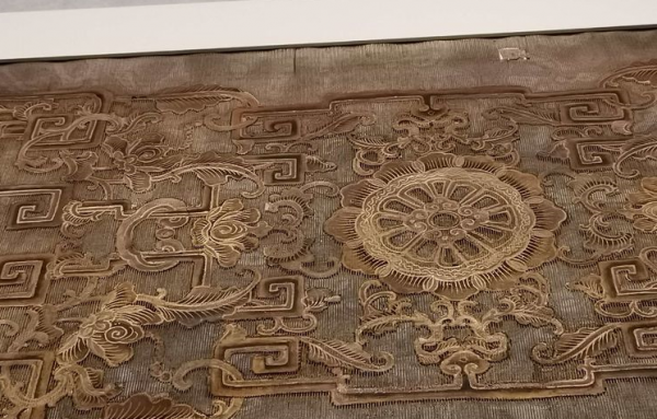 2020年，“故宮文化展”上有張紗窗，專家：這次展出或是“絕唱”