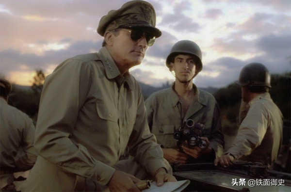 硫磺島戰役傳奇:最終埋葬日軍的不是炮彈,而是水泥 硫磺島戰役傳奇:最終埋葬日軍的不是炮彈,而是水泥