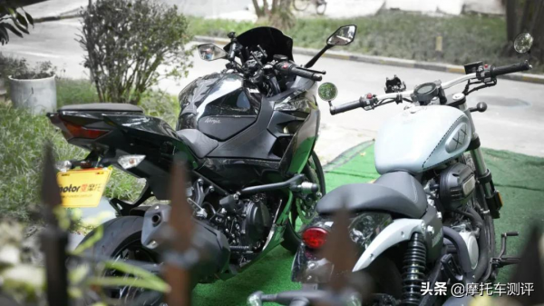 深圳女騎竟把摩托錯當男朋友，川崎，金吉拉三角畸戀《車主說》