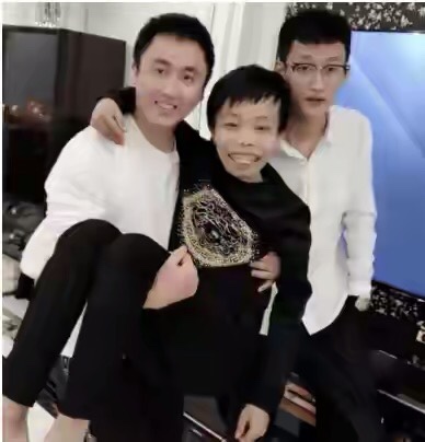 陳山“消亡史”:從日入10萬的頭部網紅到銷聲匿跡,他遭遇了什麼 陳山“消亡史”:從日入10萬的頭部網紅到銷聲匿跡,他遭遇了什麼