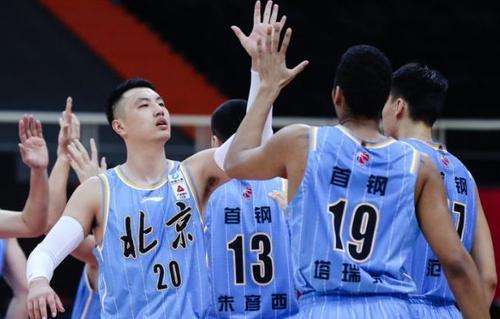 首鋼隊最大混子！出場36分鐘，2分3失誤3犯規，快攻3打1不敢投籃
