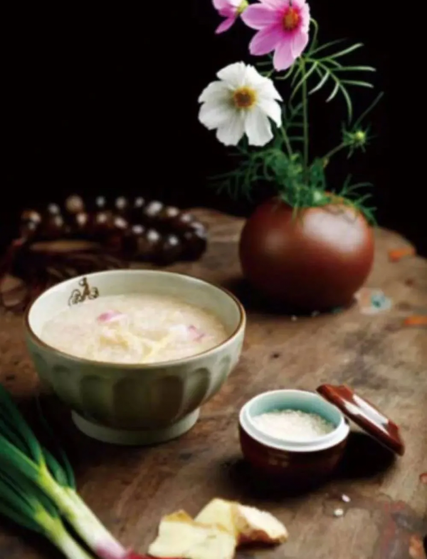 &vert; 藥膳館 &vert; 古方&OpenCurlyDoubleQuote;神仙粥&rdquo;，風寒感冒好膳補