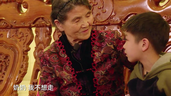 黃聖依：24歲嫁入豪門，被婆婆寵成公主，與繼女情同手足