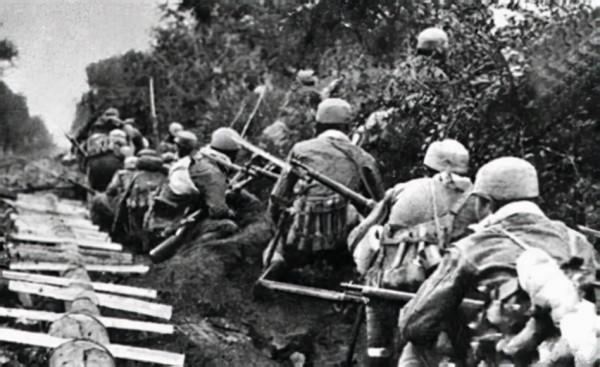 將日軍精銳當成偽蒙騎兵,包森打的子彈告急,靠自制火藥罐殲敵 將日軍精銳當成偽蒙騎兵,包森打的子彈告急,靠自制火藥罐殲敵