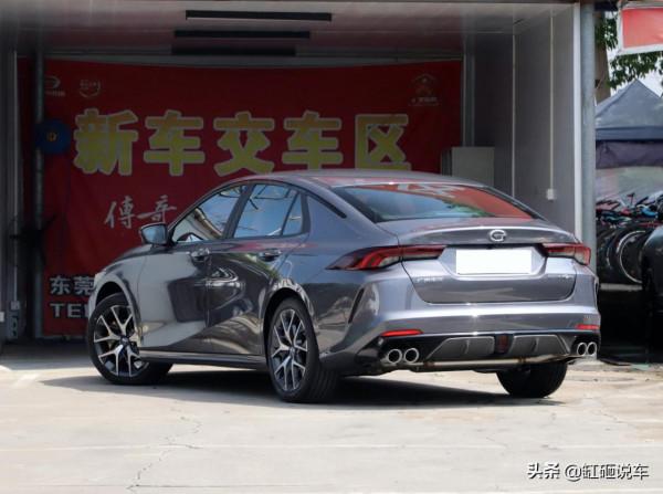 國產鋼炮影豹厲害了！配置高又豪華，加速快還有聲浪，不到13萬