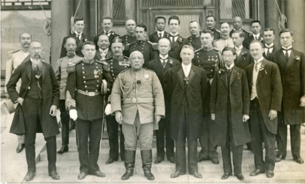 坑爹袁克定：攛掇父親稱帝，痴想當太子，晚年忠心老僕給他吃菜葉