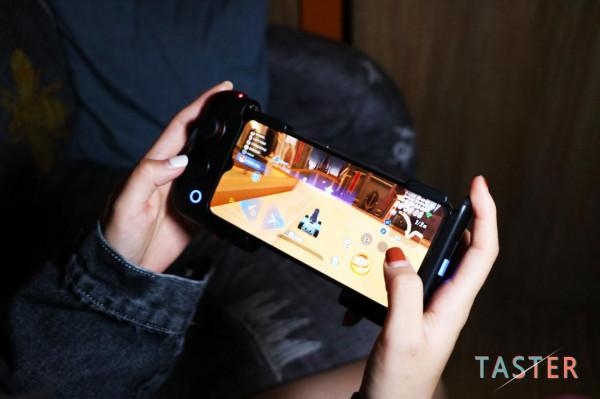 別搓鋼化膜了!花百元買了遊戲手柄,玩王者原神LOL手遊真爽 別搓鋼化膜了!花百元買了遊戲手柄,玩王者原神LOL手遊真爽