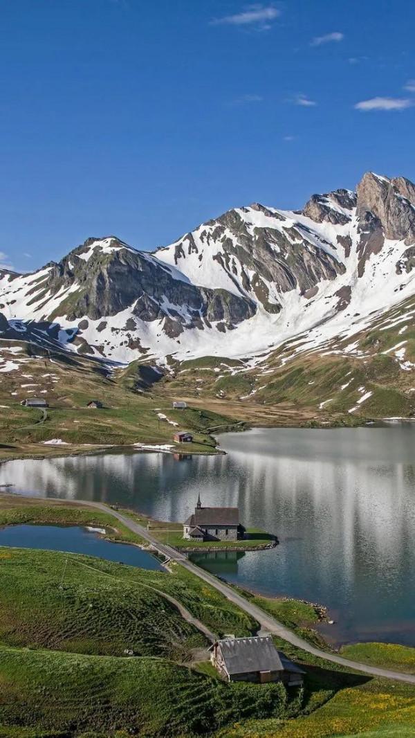 聖潔雪山、蔚藍的天空、清新的空氣、給心靈放個假