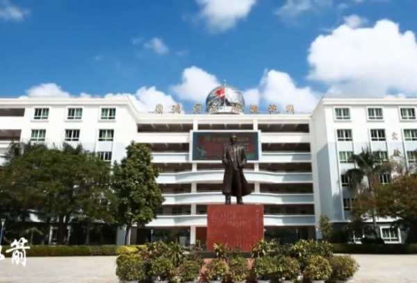 學霸雲集！海南這4所重點高中，直通985大門，榜首人氣很高